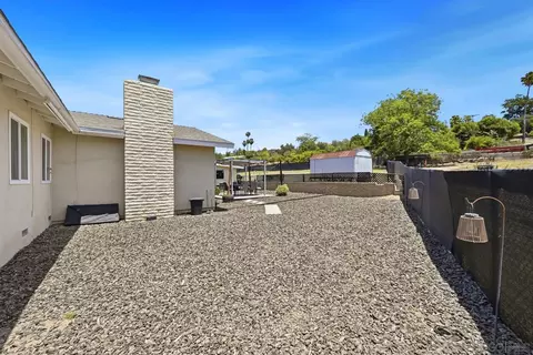 Exterior - 1500 S Citrus Ave, Escondido, CA 92027 photo 3 of 8