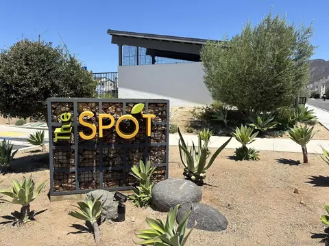 312 Zest Ln, Fallbrook, CA 92028 photo 3