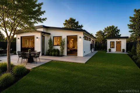 36 W Altadena Dr, Altadena, CA 91001