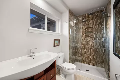 Bath - 16997 Sky Valley Dr, Ramona, CA 92065 photo 2 of 9