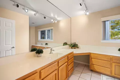 Bath - 16997 Sky Valley Dr, Ramona, CA 92065 photo 3 of 9