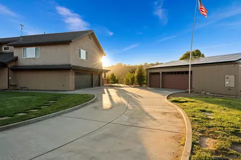 Exterior - 16997 Sky Valley Dr, Ramona, CA 92065 photo 20 of 23
