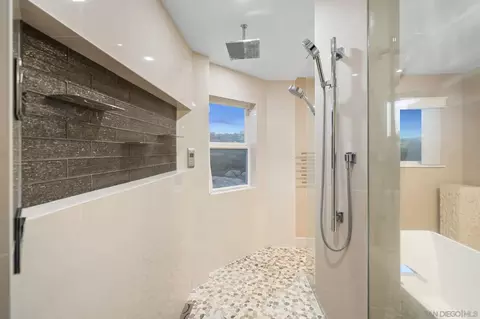 Bath - 16997 Sky Valley Dr, Ramona, CA 92065 photo 7 of 9