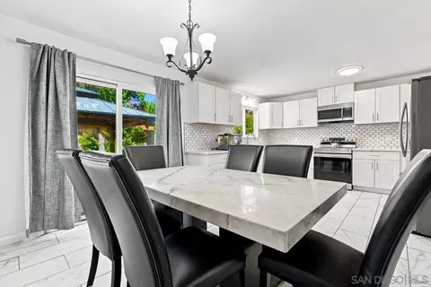 Dining - 15773 Oak Valley Rd, Ramona, CA 92065 photo 1 of 2