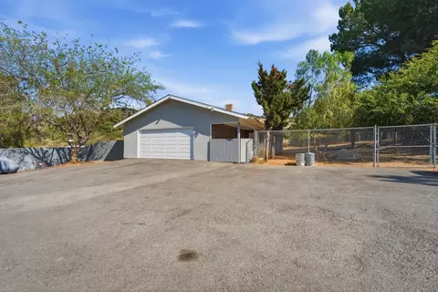 Exterior - 15773 Oak Valley Rd, Ramona, CA 92065 photo 4 of 11