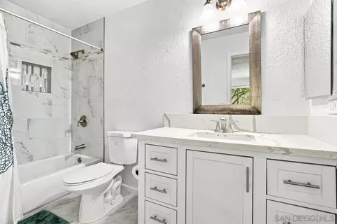 Bath - 15773 Oak Valley Rd, Ramona, CA 92065 photo 1 of 2