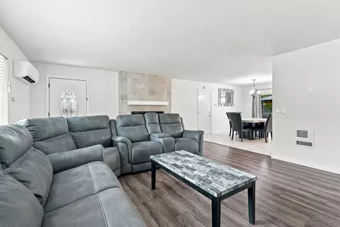 Living - 15773 Oak Valley Rd, Ramona, CA 92065 photo 3 of 3