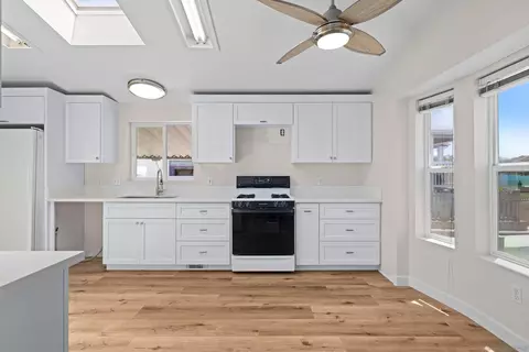 Kitchen - 2400 Alpine Blvd #108, Alpine, CA 91901 photo 2 of 4