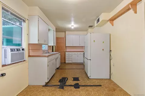 Kitchen - 2439 Patterson Rd, Escondido, CA 92027 photo 4 of 4