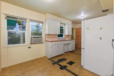 Kitchen - 2439 Patterson Rd, Escondido, CA 92027 photo 2 of 4