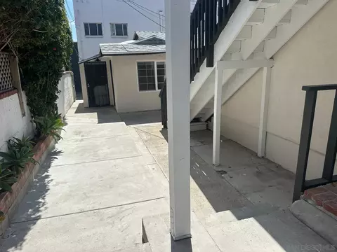 Exterior - 525 S Freeman St, Oceanside, CA 92054 photo 9 of 11