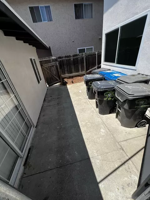 Exterior - 525 S Freeman St, Oceanside, CA 92054 photo 10 of 11