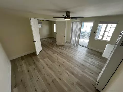 Living - 525 S Freeman St, Oceanside, CA 92054 photo 2 of 3