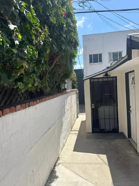 Exterior - 525 S Freeman St, Oceanside, CA 92054 photo 6 of 11