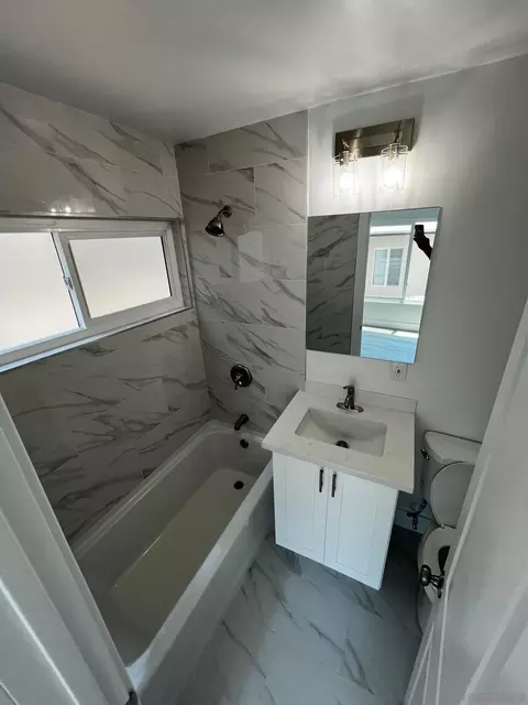 Bath - 525 S Freeman St, Oceanside, CA 92054 photo 1 of 3