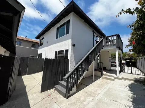 Exterior - 525 S Freeman St, Oceanside, CA 92054 photo 3 of 11