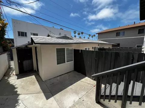 Exterior - 525 S Freeman St, Oceanside, CA 92054 photo 2 of 11