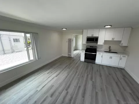 Living - 525 S Freeman St, Oceanside, CA 92054 photo 1 of 3