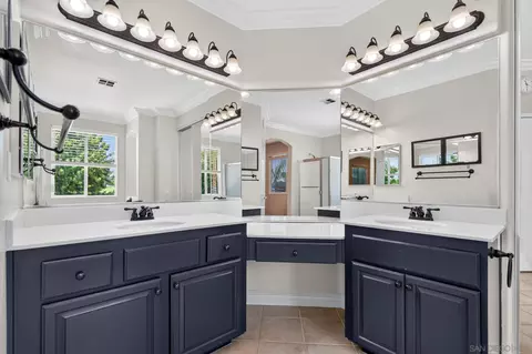 Bath - 27691 Sonora Cir, Temecula, CA 92591 photo 2 of 6