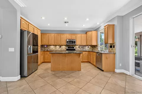 Kitchen - 27691 Sonora Cir, Temecula, CA 92591 photo 2 of 4