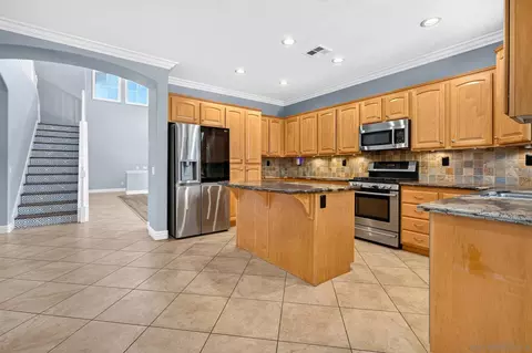 Kitchen - 27691 Sonora Cir, Temecula, CA 92591 photo 3 of 4