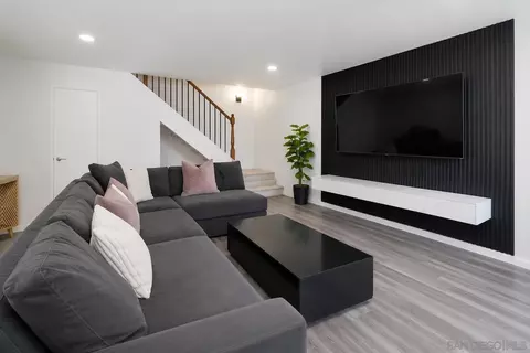 6516 Omega Dr, San Diego, CA 92139