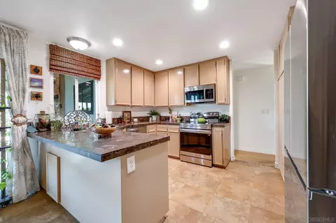 Kitchen - 10654 Holborn Ct, Santee, CA 92071 photo 2 of 3