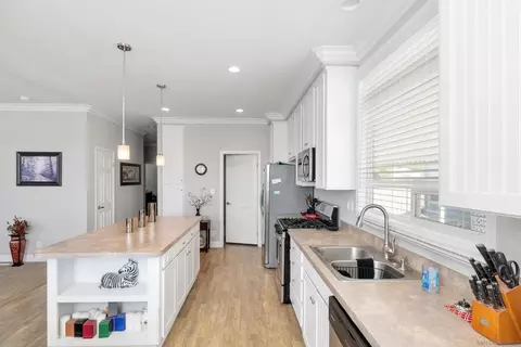 Kitchen - 14003 Jasmine Ave #193, Poway, CA 92064 photo 4 of 7
