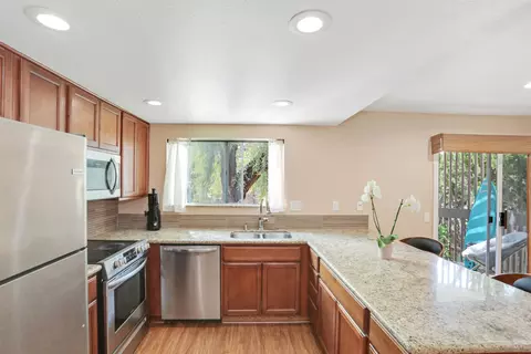 Kitchen - 155 Rosebay #37, Encinitas, CA 92024 photo 3 of 5
