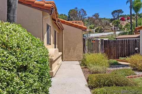 2922 Alamitos, Escondido, CA 92027 photo 2