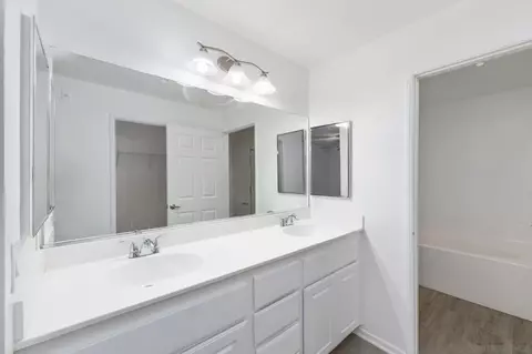 Bath - 9728 Marilla #615, Lakeside, CA 92040 photo 1 of 3