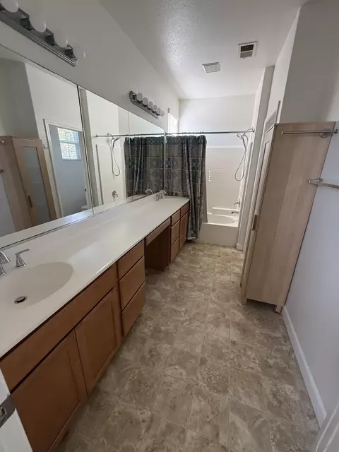 Bath - 293 Reef Point Way UNIT 5, Oceanside, CA 92058 photo 4 of 4