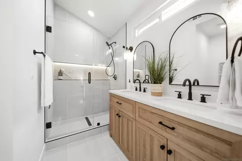 Bath - 4325 Via Tercero, Oceanside, CA 92056 photo 1 of 2