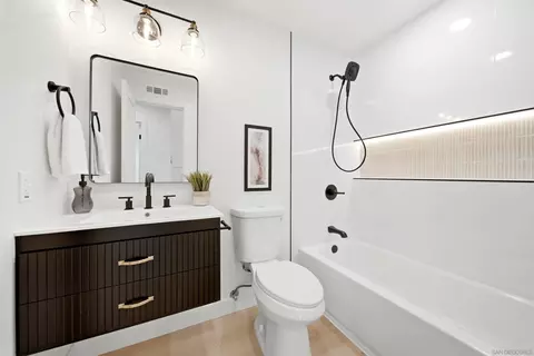 Bath - 4325 Via Tercero, Oceanside, CA 92056 photo 2 of 2