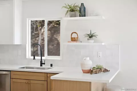 Kitchen - 4325 Via Tercero, Oceanside, CA 92056 photo 3 of 4