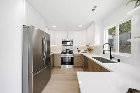 Kitchen - 4325 Via Tercero, Oceanside, CA 92056 photo 1 of 4