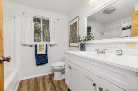 Bath - 52275 Sylvan Way, Idyllwild, CA 92549 photo 2 of 2