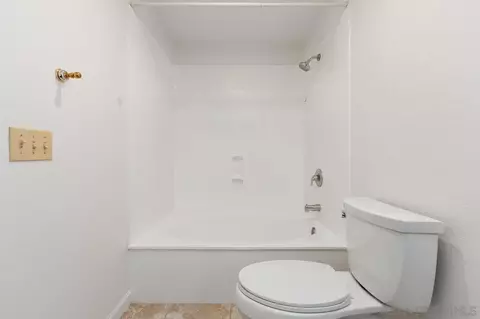 Bath - 3165 Vista Mar, Carlsbad, CA 92009 photo 2 of 4