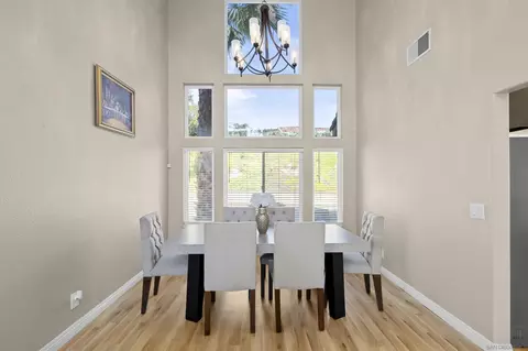 Dining - 45632 Corte Lobos, Temecula, CA 92592 photo 1 of 2