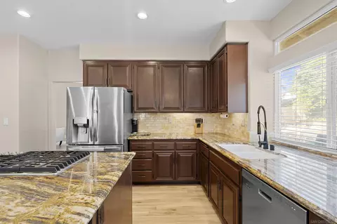 Kitchen - 45632 Corte Lobos, Temecula, CA 92592 photo 3 of 4