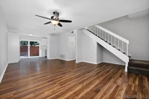 Living - 10628 Queen Jessica Ln, Santee, CA 92071 photo 4 of 6