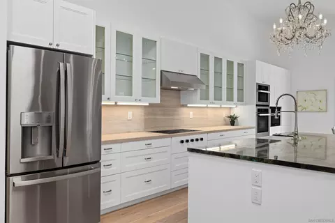 Kitchen - 714 Piedras Oro Calle, Encinitas, CA 92024 photo 5 of 6