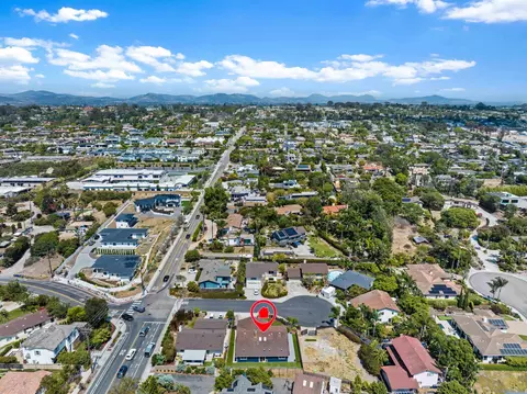 View/Area - 714 Piedras Oro Calle, Encinitas, CA 92024 photo 2 of 8