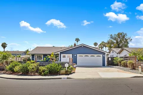 Exterior - 714 Piedras Oro Calle, Encinitas, CA 92024 photo 3 of 11