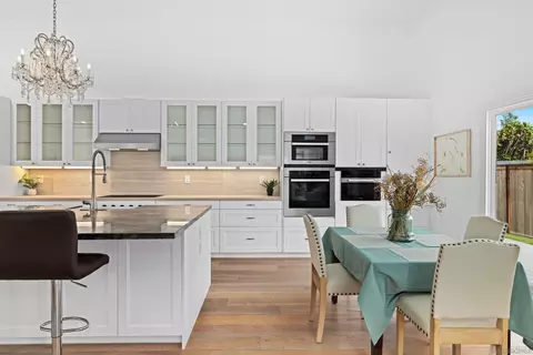 Kitchen - 714 Piedras Oro Calle, Encinitas, CA 92024 photo 4 of 6
