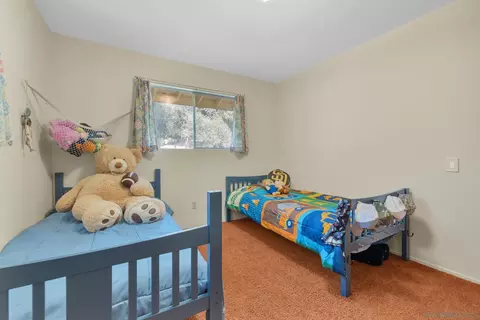 Bedroom - 2816 Heliotrope Dr, Julian, CA 92036 photo 2 of 5