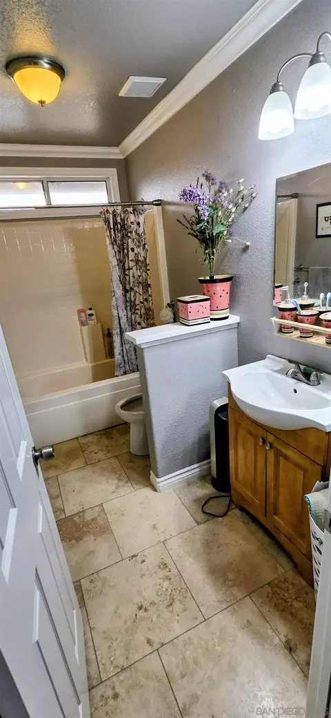 880 Friendly, El Cajon, CA 92021 photo 8