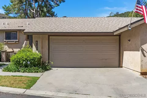 4123 Oak Is, Fallbrook, CA 92028 photo 2