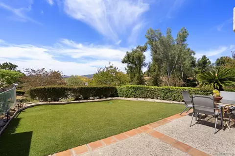 1749 Sawgrass Gln, Escondido, CA 92026 photo 5