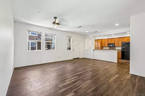 Living - 152 Via Montisi, Santee, CA 92071 photo 4 of 5